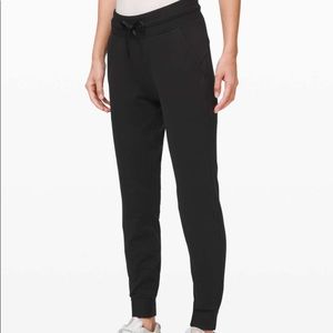 Lululemon Ready to Fleece Jogger size 4